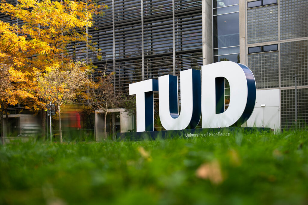 tud buchstaben hinter dem hsz im herbst.